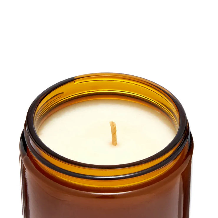 Retreat to a wintry escape that evokes warmth and comfort with a luminous, coconut soy wax blend, hand-poured candle. Experience the aromatic snap of balsam fir, cedar wood and earthy sandalwood with the Fresh Royal Fir Candle. 